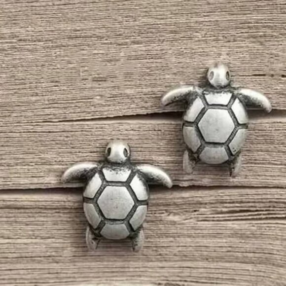 Silver SEA TURTLE Stud Earrings - Picture 1 of 3
